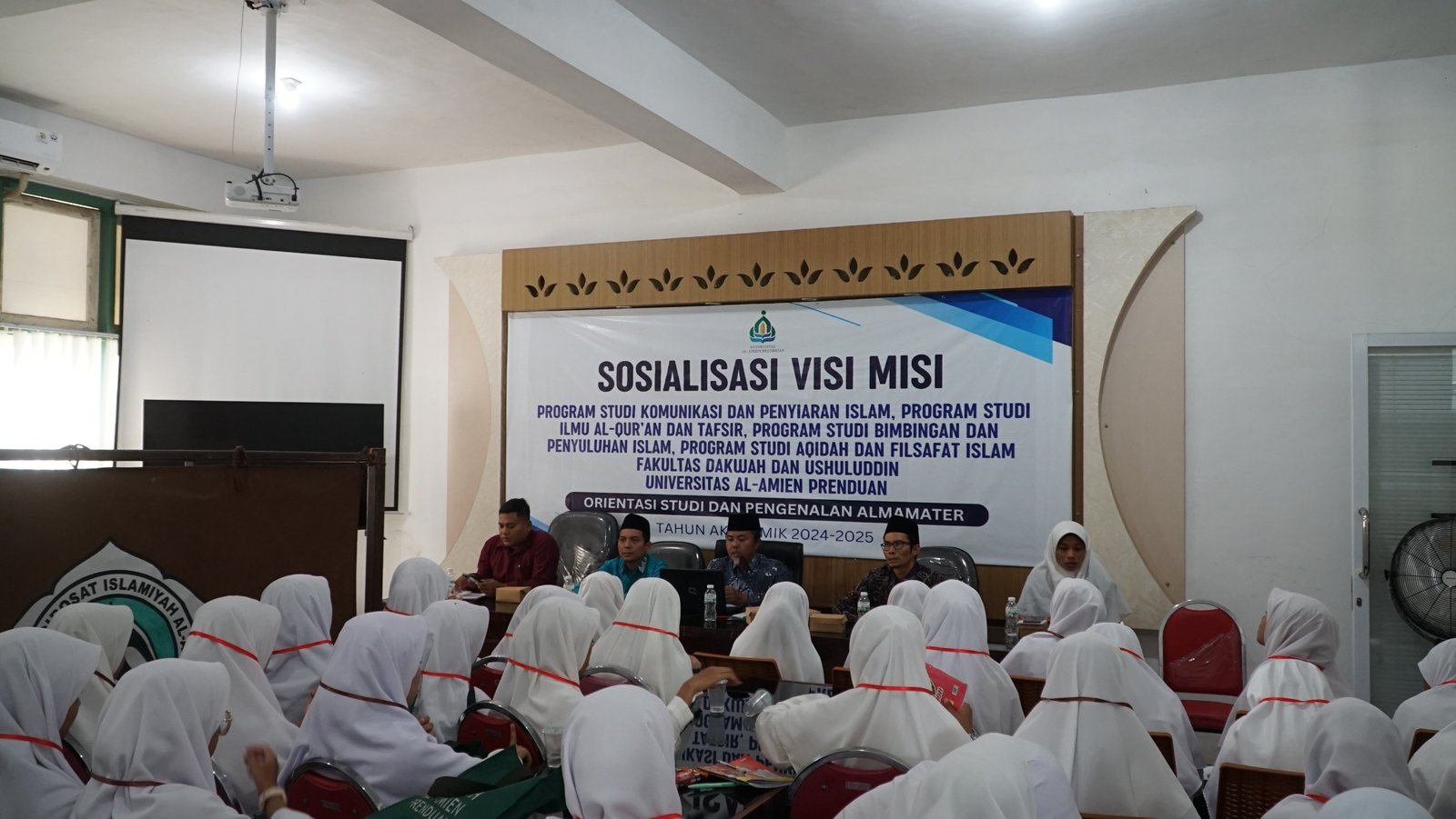 Fakultas Dakwah dan Ushuluddin melaksanakan Sosialisasi Visi, Misi, Tujuan Fakultas dan Program Studi, serta Orientasi Studi dan Pengenalan Almamater.