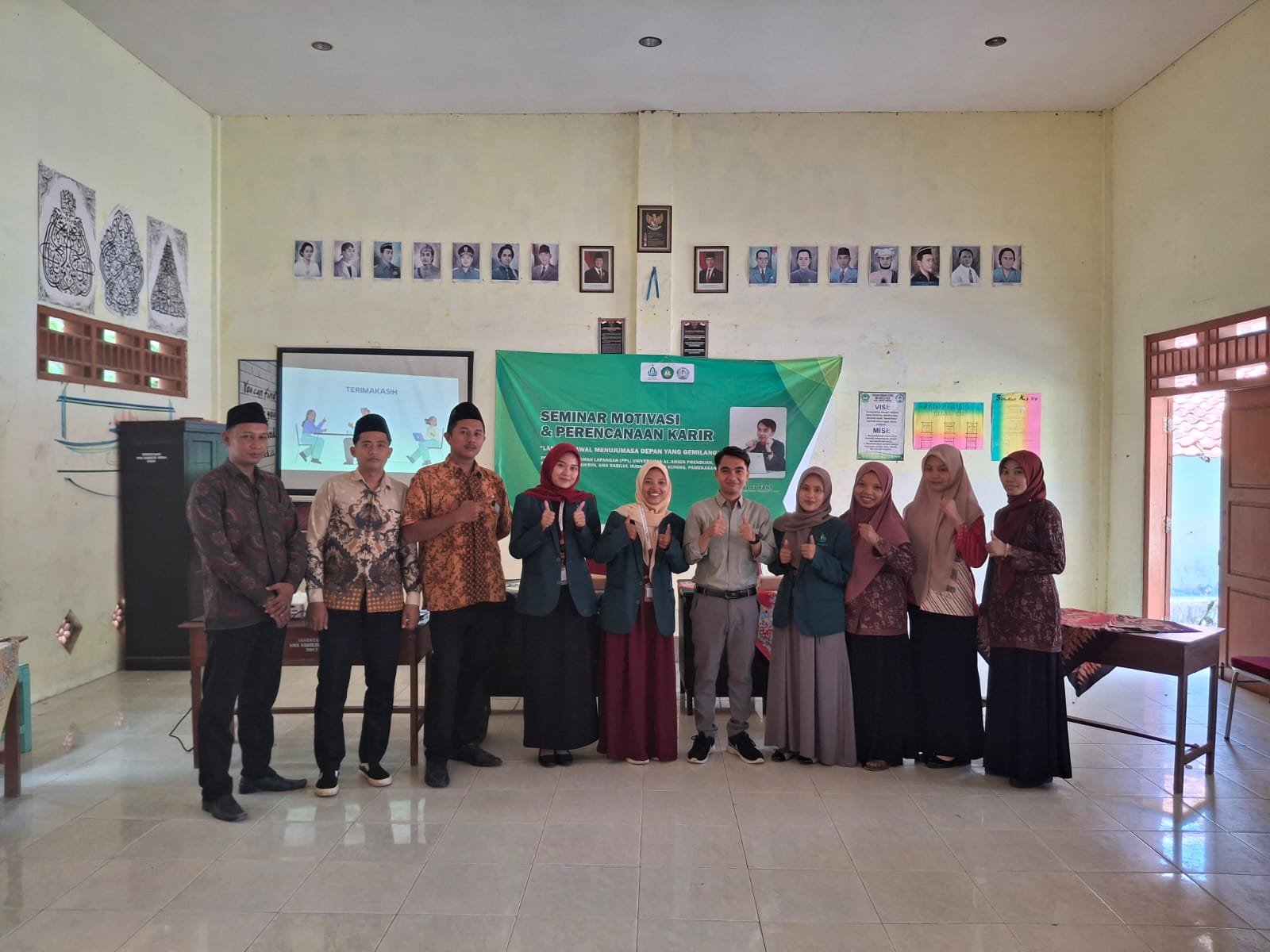 Seminar Motivasi dan Perencanaan Karir dengan tema ”Langkah Awal Menuju Masa Depan yang Gemilang” Peserta Praktik Pengalaman Lapangan (PPL) Prodi Bimbingan dan Penyuluhan Islam Universitas Al-Amien Prenduan, di SMA Sabilul Huda Kembang Kuning Lancar Larangan Pamekasan.