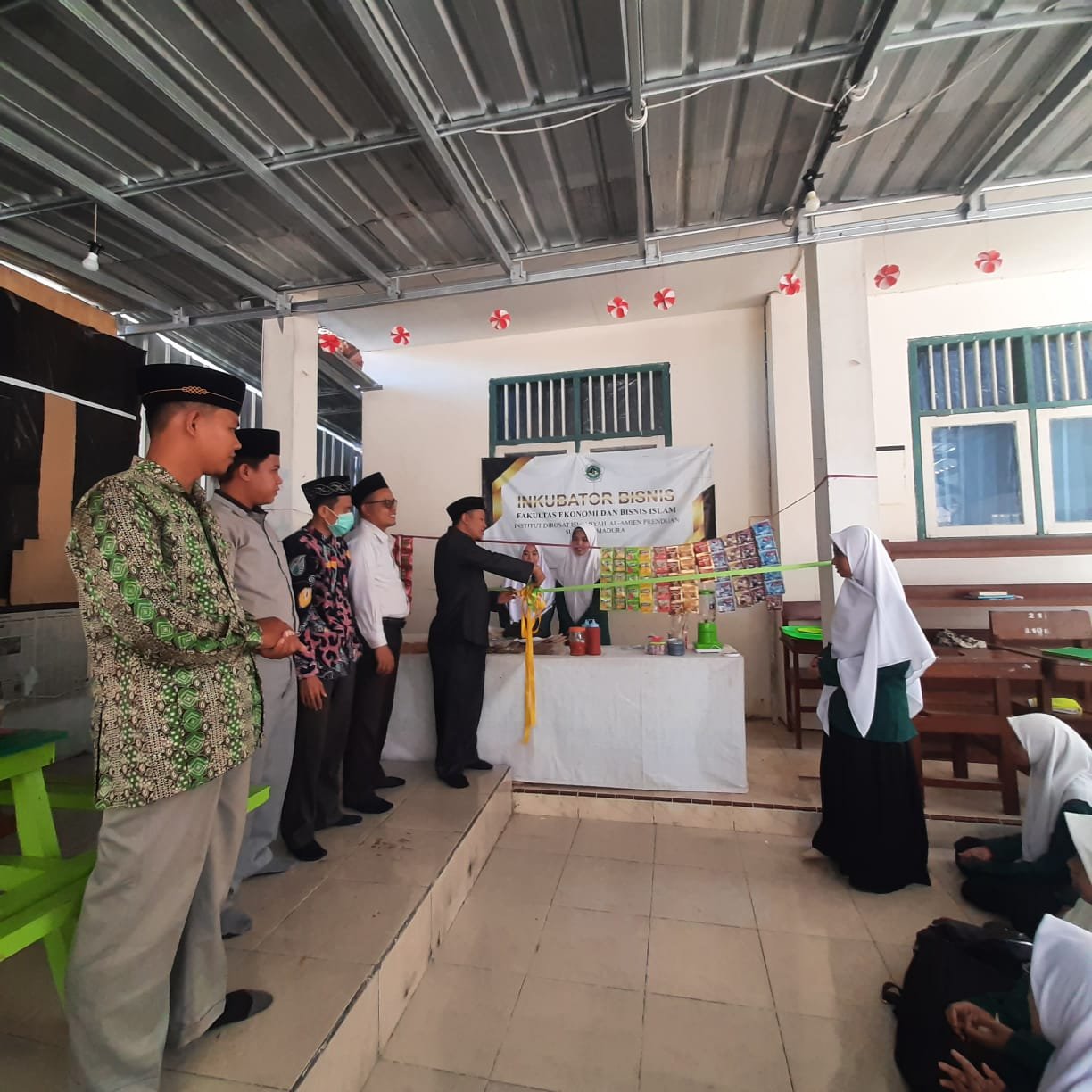 Launching Inkubator Bisnis, Langkah Menuju Mahasantri Entrepreneur. Launching Inkubator Bisnis, Langkah Menuju Mahasantri Entrepreneur.