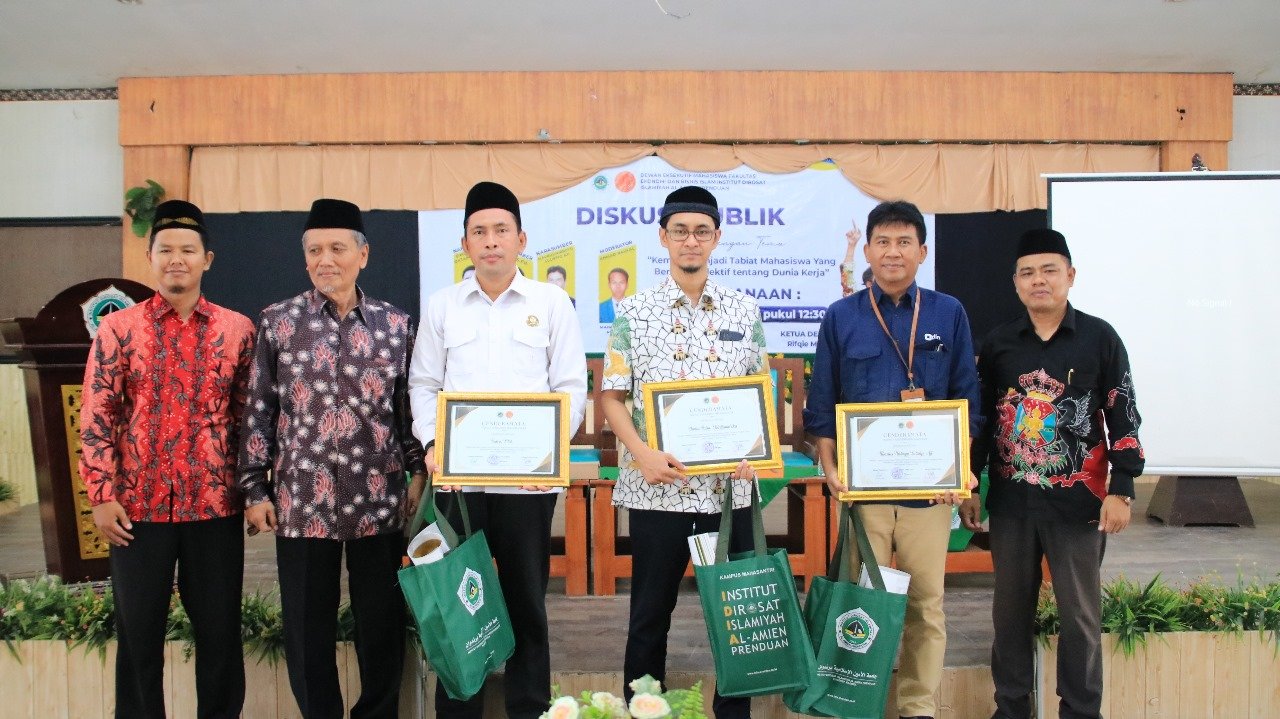 Diskusi Publik DEMA FEBI IDIA Prenduan: Mahasiswa Diajak Berfikir Reflektif Tentang Dunia Kerja