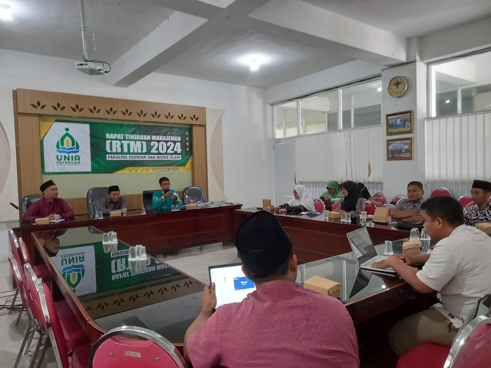 Rapat Tinjauan Manajemen Fakultas Ekonomi Dan Bisnis Islam Bersama LP3M UNIA Prenduan